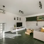 Casa Moderna Con Giardino Roma