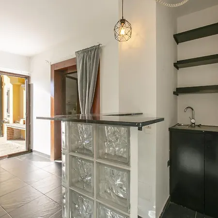Casa Moderna Con Giardino