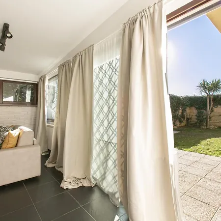 Casa Moderna Con Giardino *
