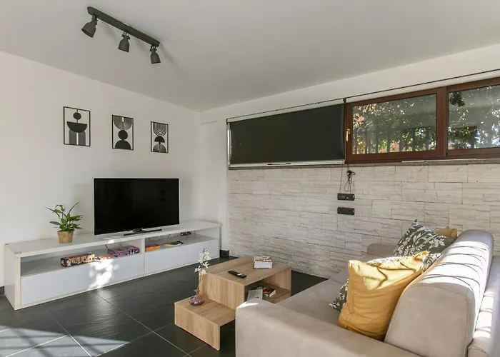 Casa Moderna Con Giardino * Roma