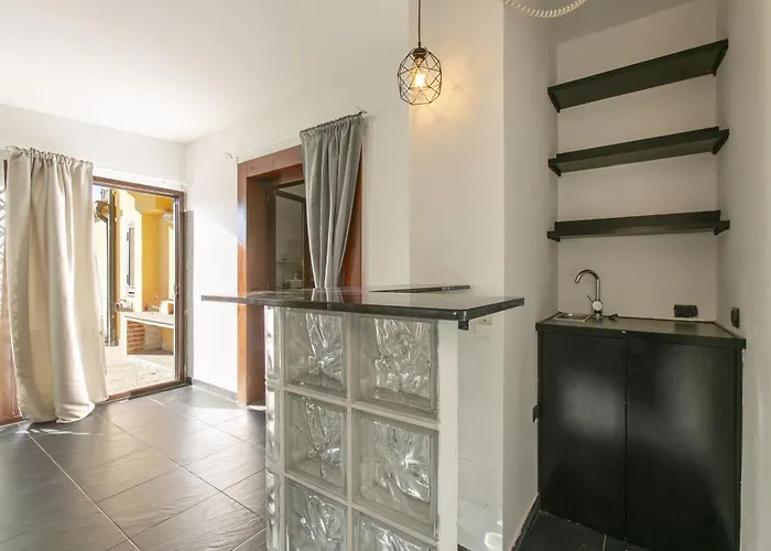 Casa Moderna Con Giardino