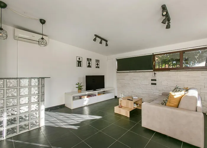 Casa Moderna Con Giardino Roma