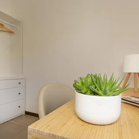 Casa Moderna Con Giardino Apartman