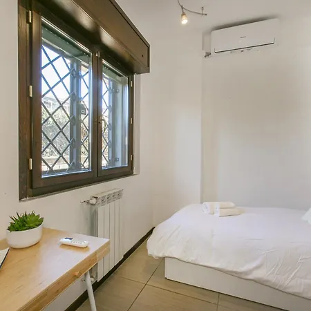 Casa Moderna Con Giardino