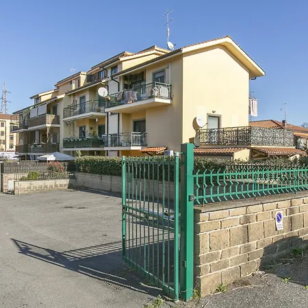 Casa Moderna Con Giardino Lägenhet