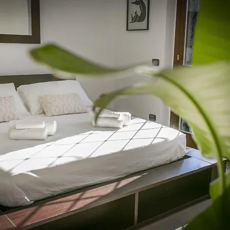 アパート Casa Moderna Con Giardino ローマ