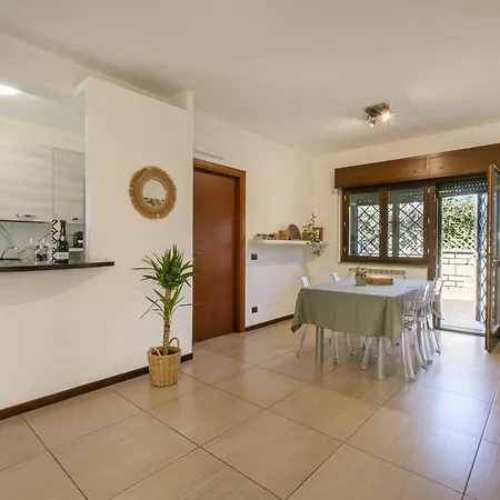 Casa Moderna Con Giardino Lägenhet